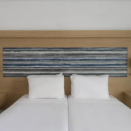 Paradise Evia, A Member Of Radisson Individuals ホテル エレトリア